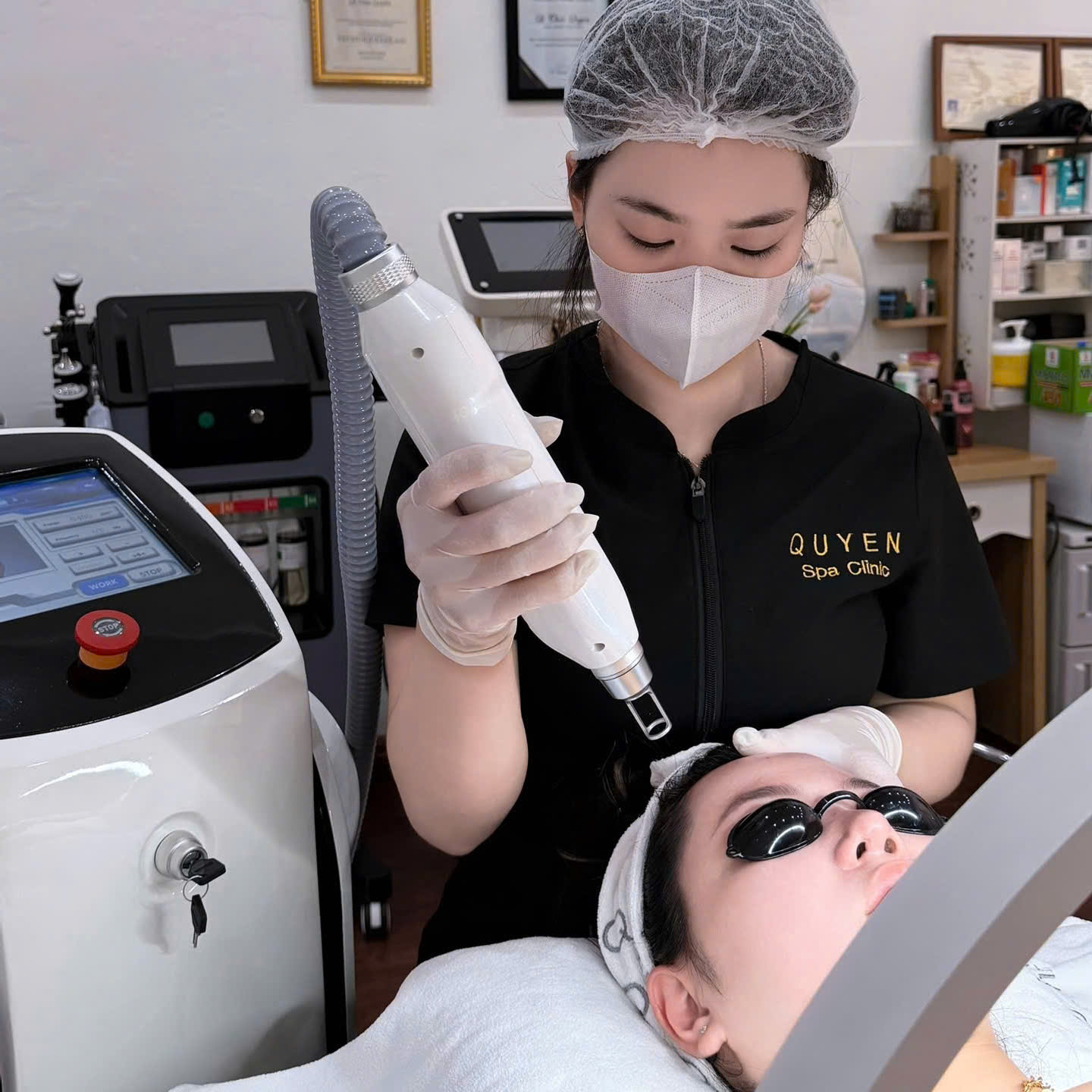 Phòng điều trị sẹo hiện đại tại Quyên Spa